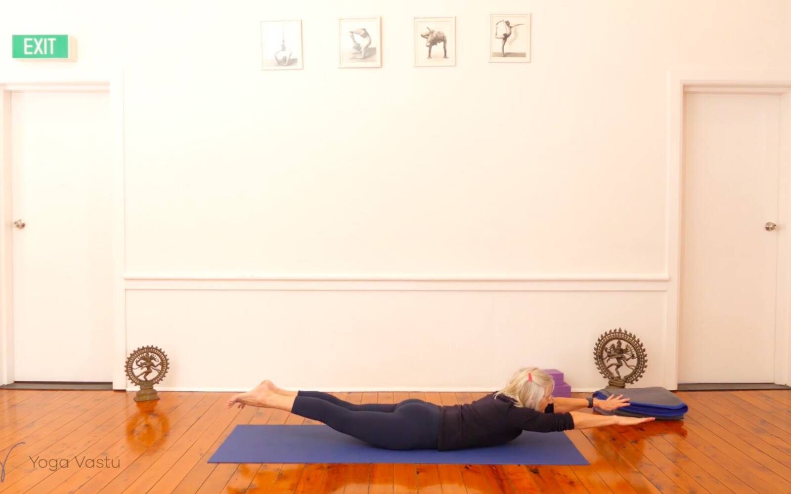 Online Iyengar yoga videos | Achieving Evenness and Elongation in Backbends (Advanced)
