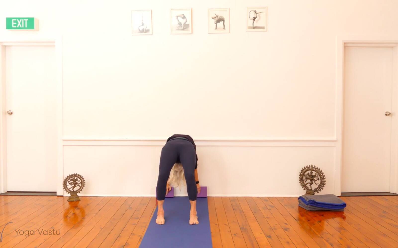 Online Iyengar yoga videos | Achieving Evenness and Elongation in Backbends (Advanced)