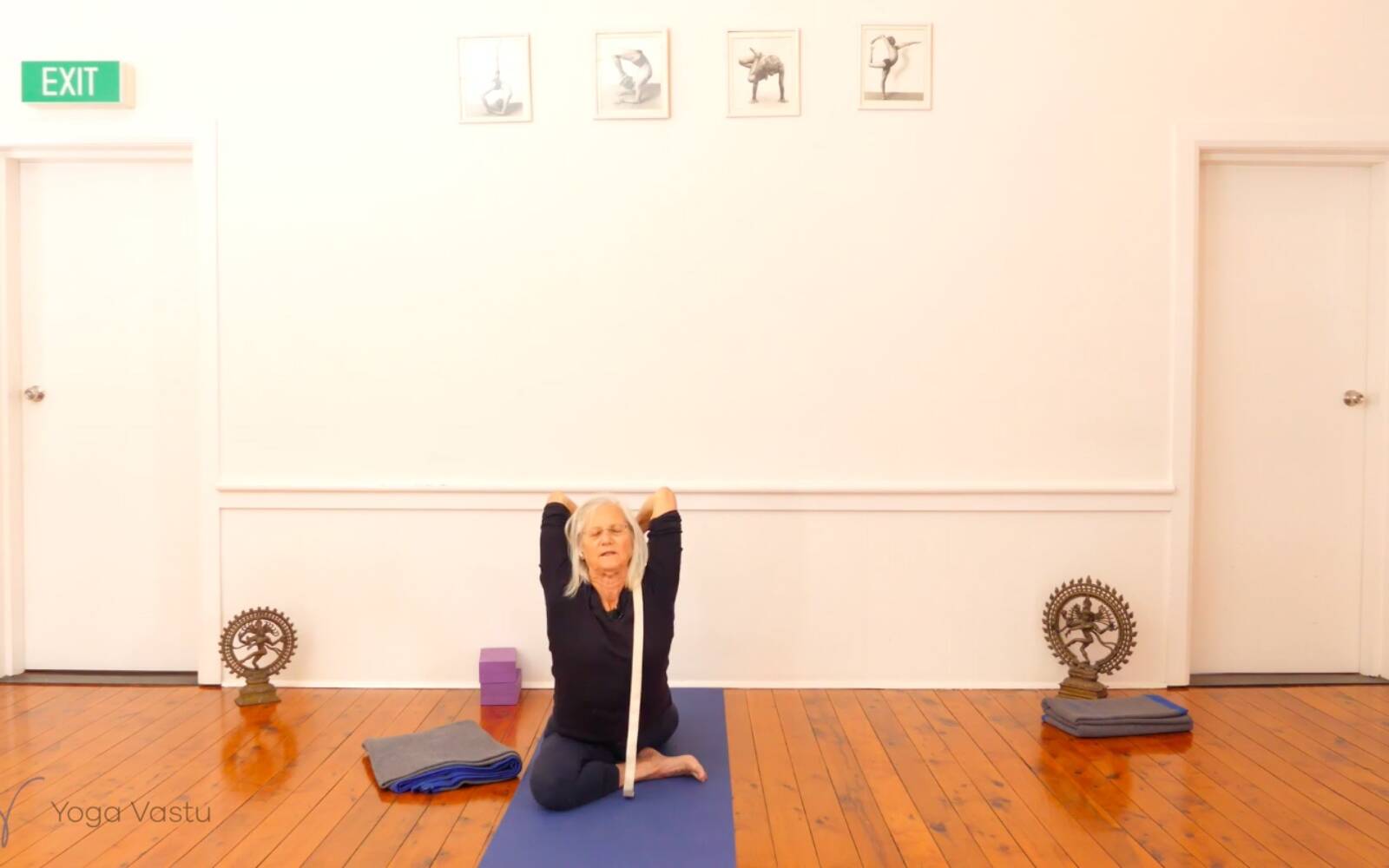Online Iyengar yoga videos | Achieving Evenness and Elongation in Backbends (Advanced)