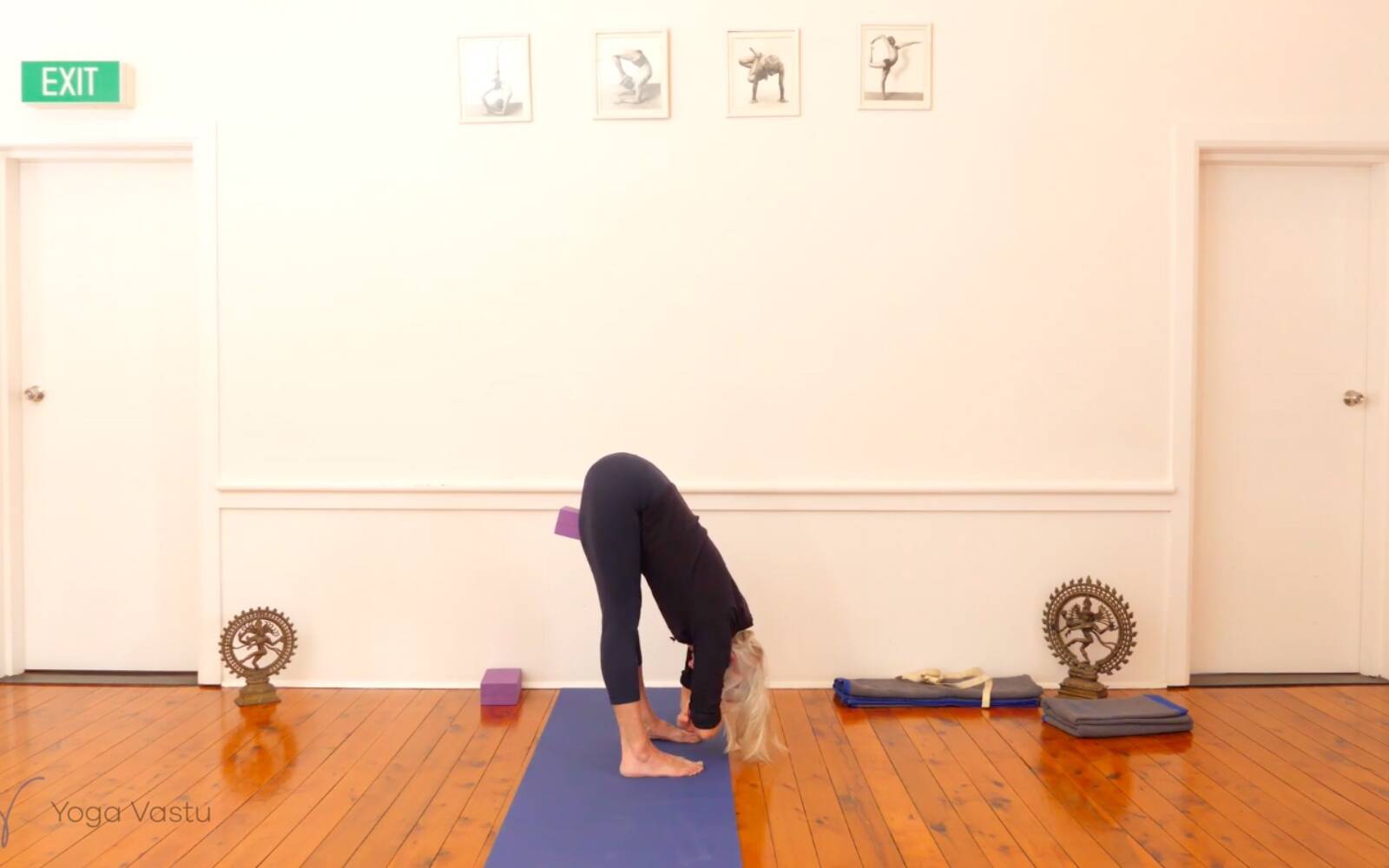 Online Iyengar yoga videos | Achieving Evenness and Elongation in Backbends (Advanced)