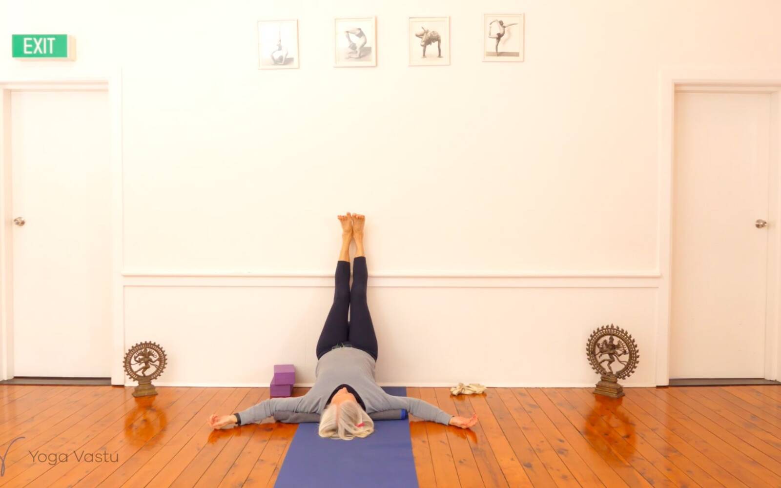 Online Iyengar yoga videos | Achieving Evenness and Elongation in Backbends (Advanced)