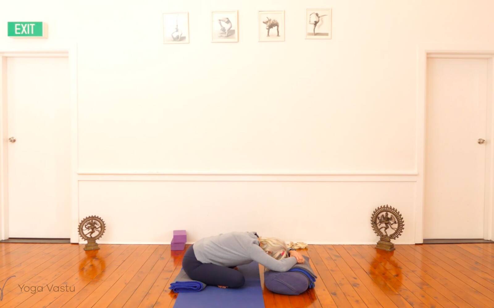 Online Iyengar yoga videos | Achieving Evenness and Elongation in Backbends (Advanced)