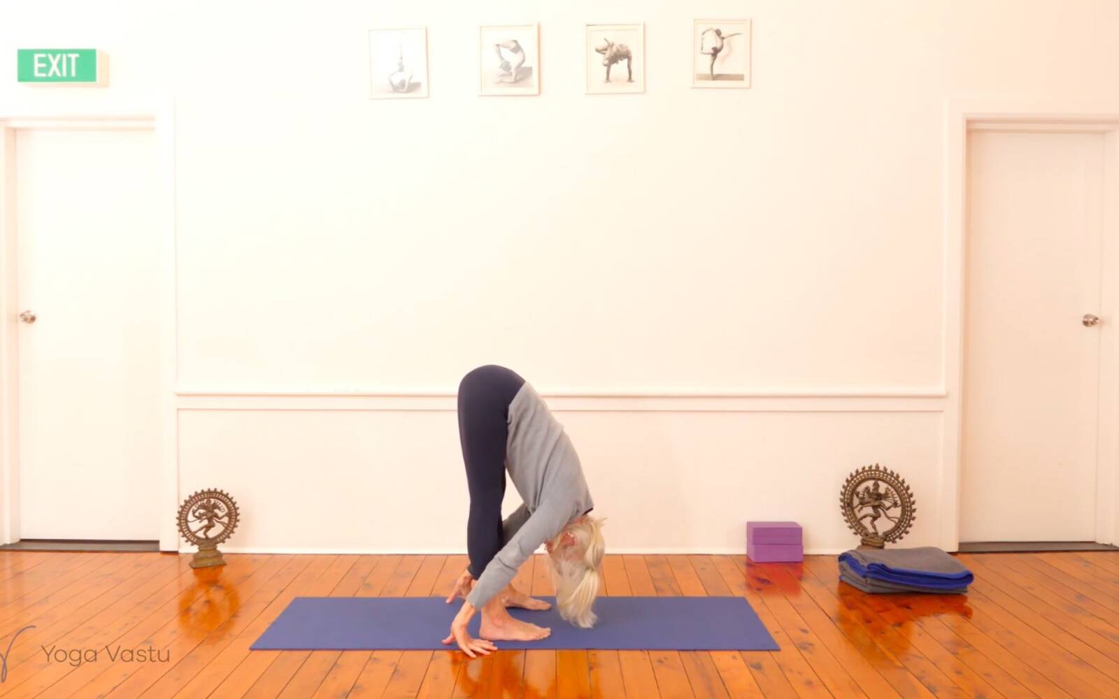 Online Iyengar yoga videos | Achieving Evenness and Elongation in Backbends (Advanced)