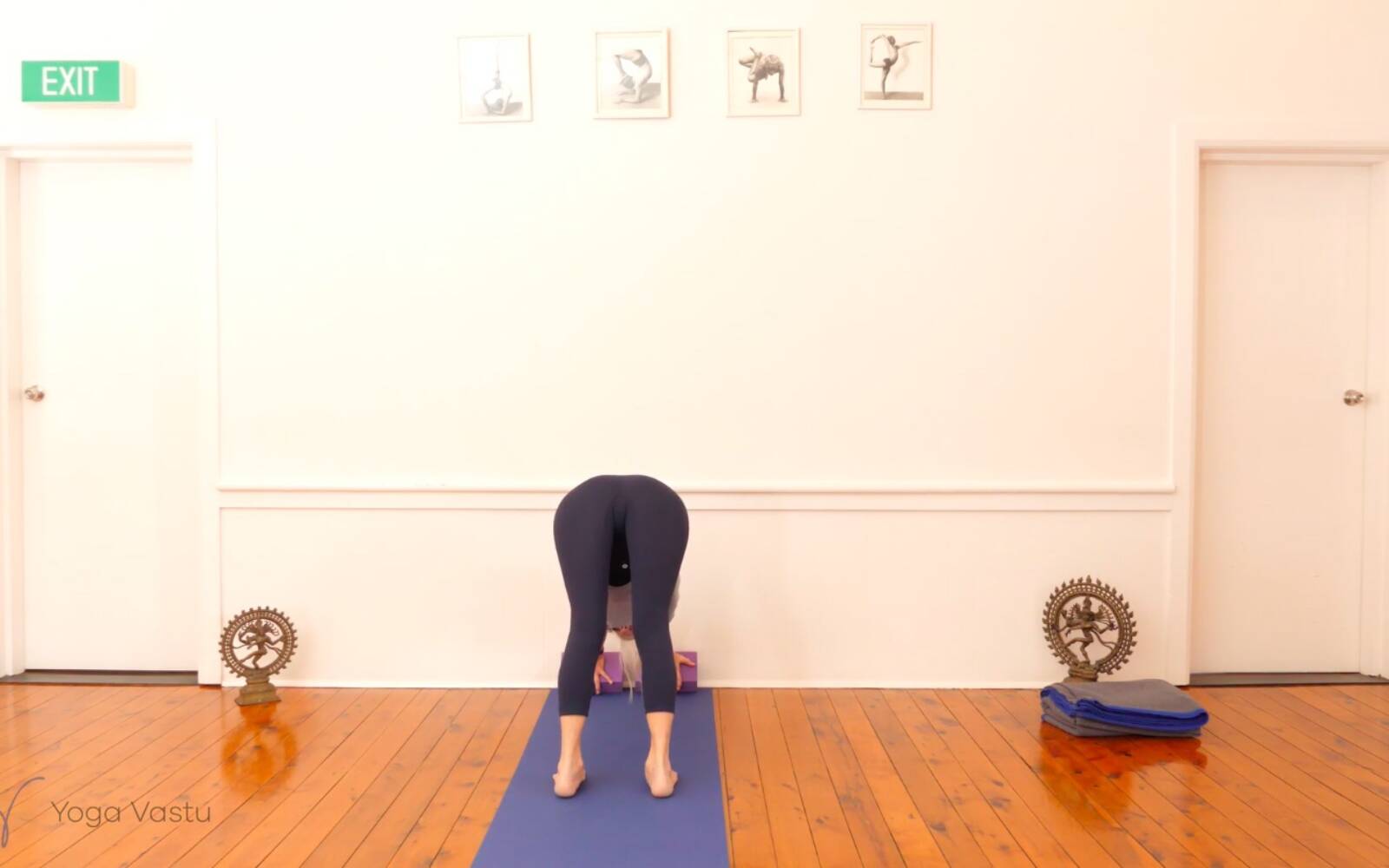 Online Iyengar yoga videos | Achieving Evenness and Elongation in Backbends (Advanced)
