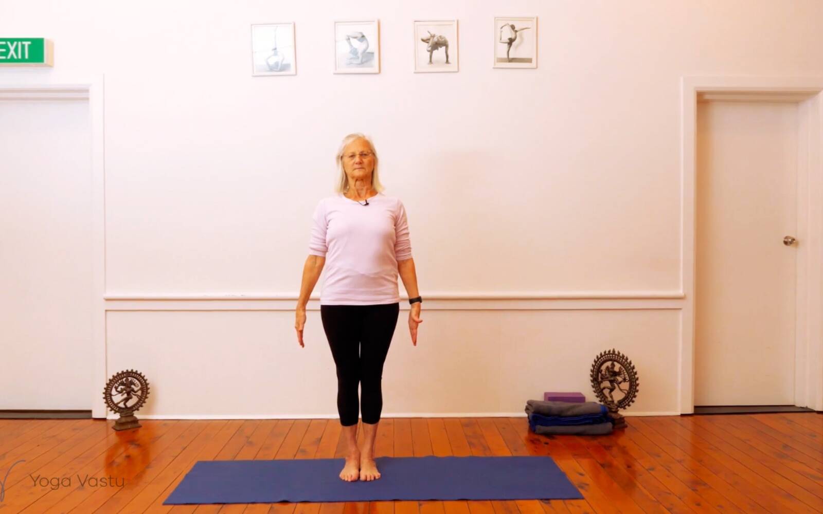 Online Iyengar yoga videos | The Concept of Timing in Standing Poses (Level 1/2)
