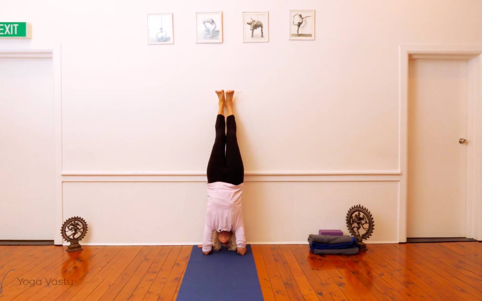 Online Iyengar yoga videos | The Concept of Timing in Standing Poses (Level 1/2)