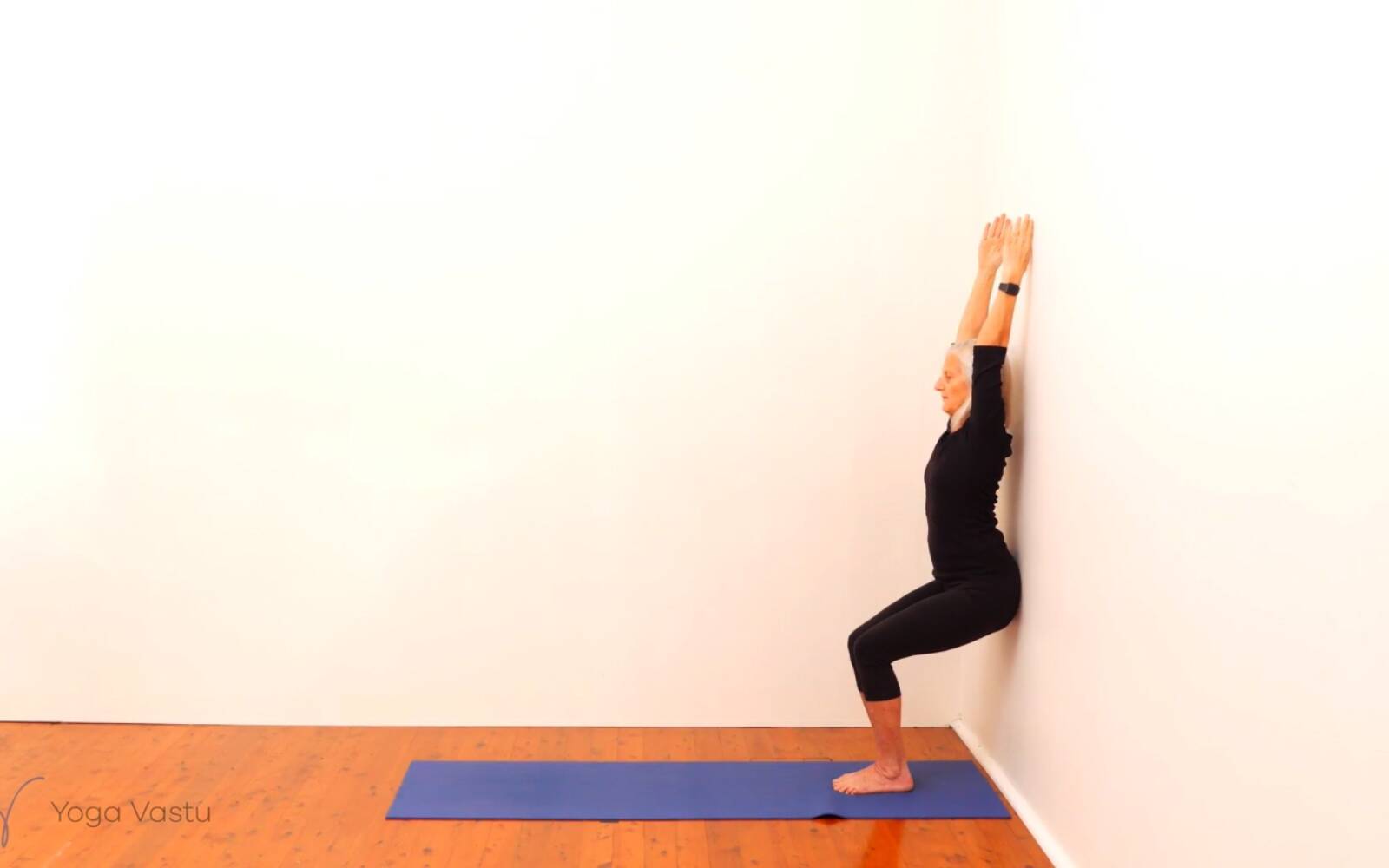 Online Iyengar yoga videos | Introduction to Backbends with Minimal Props (Beginners)