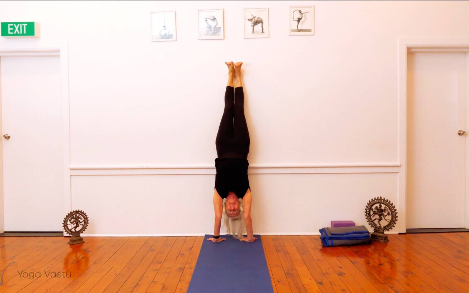 Online Iyengar yoga videos | Trying Out and Observing Different Pose Modifications (Level 3)