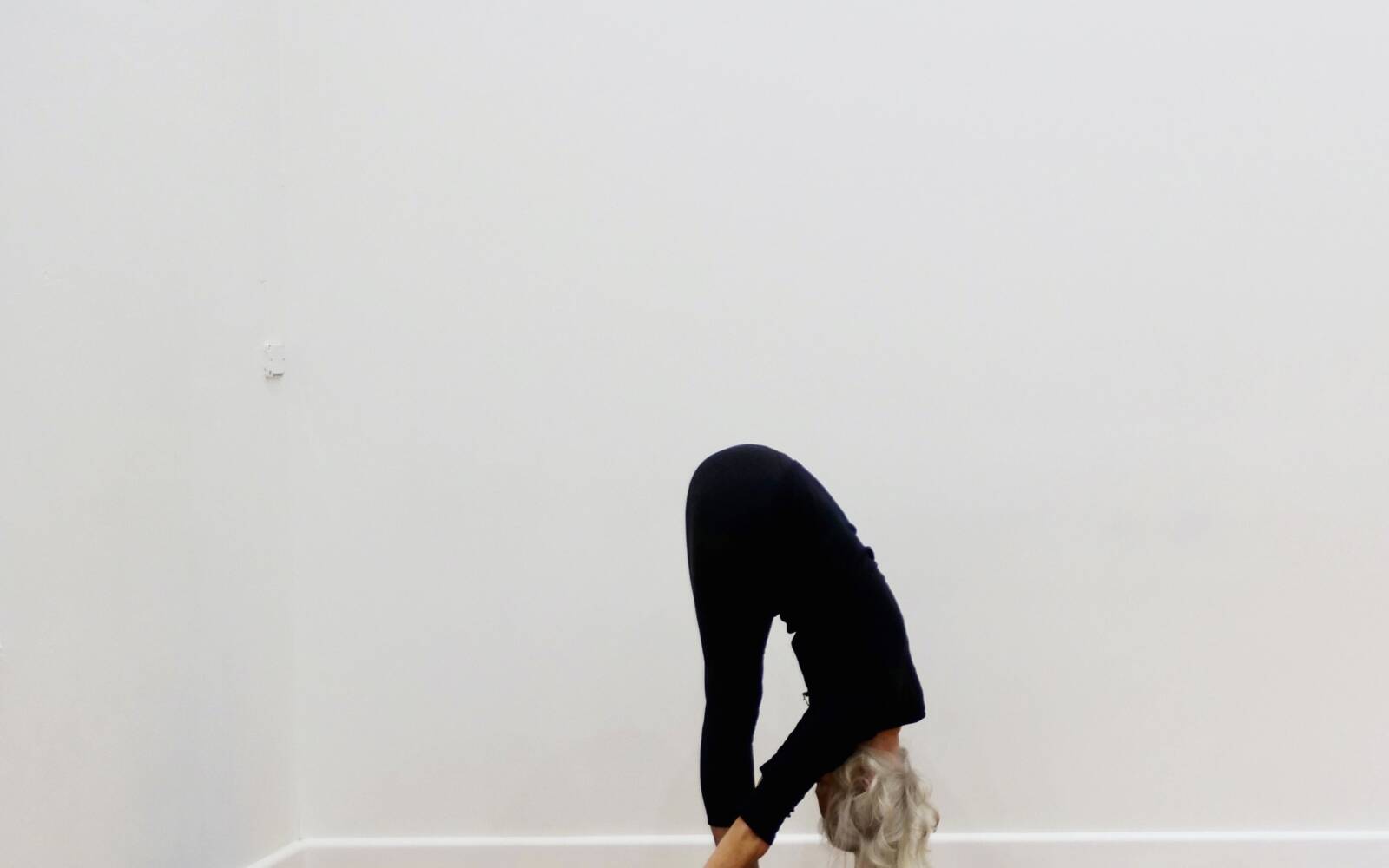 Online Iyengar yoga videos | Energising Half-Hour Session to Start the Day