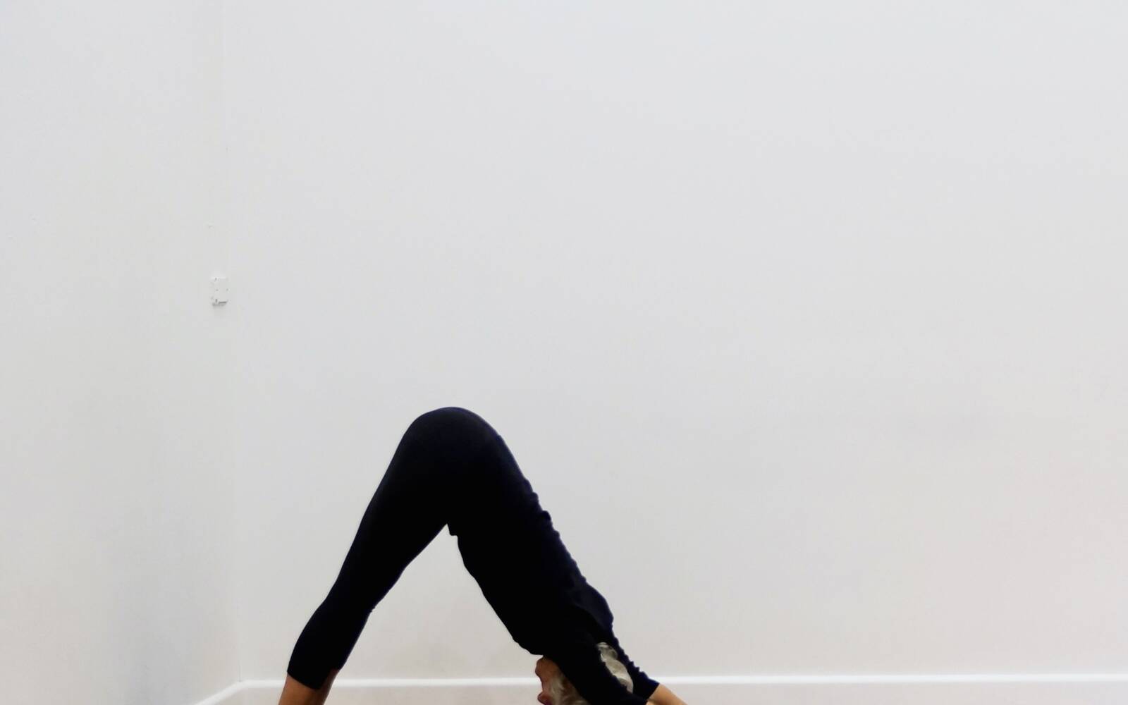Online Iyengar yoga videos | Energising Half-Hour Session to Start the Day