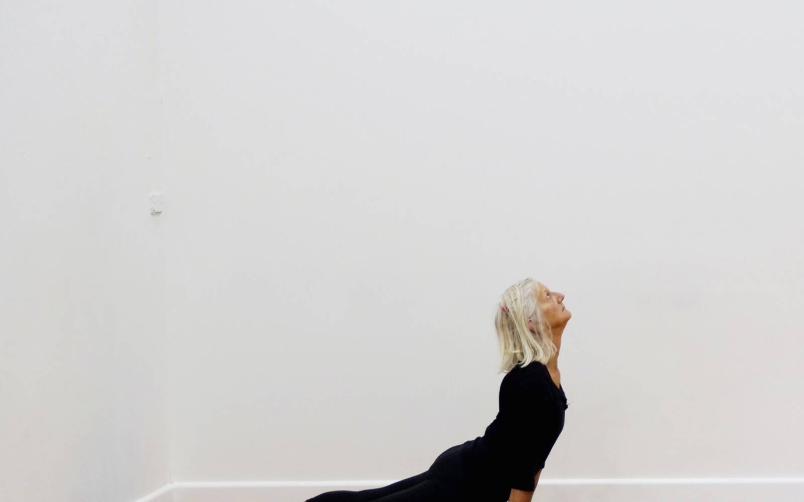 Online Iyengar yoga videos | Energising Half-Hour Session to Start the Day