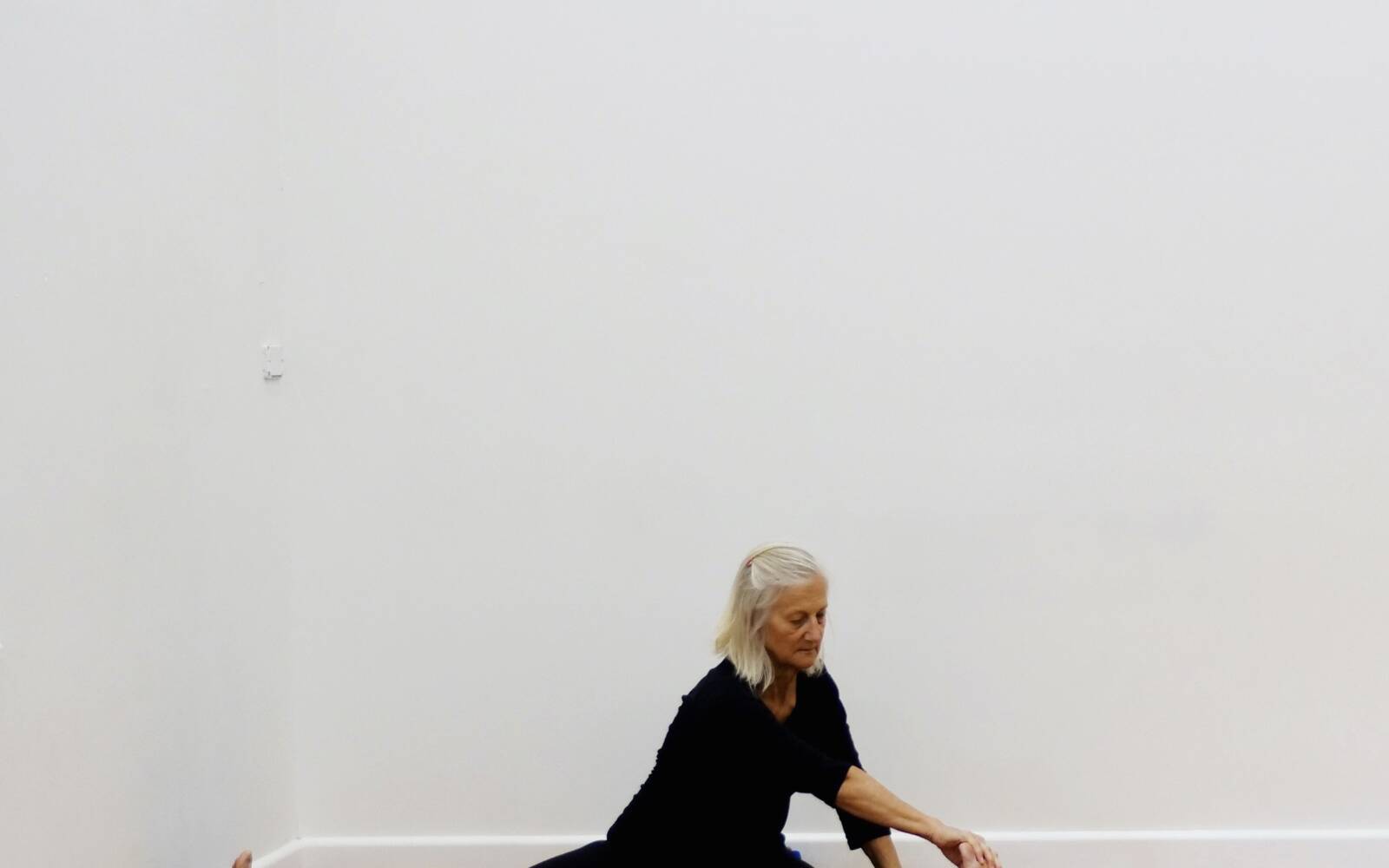 Online Iyengar yoga videos | Energising Half-Hour Session to Start the Day