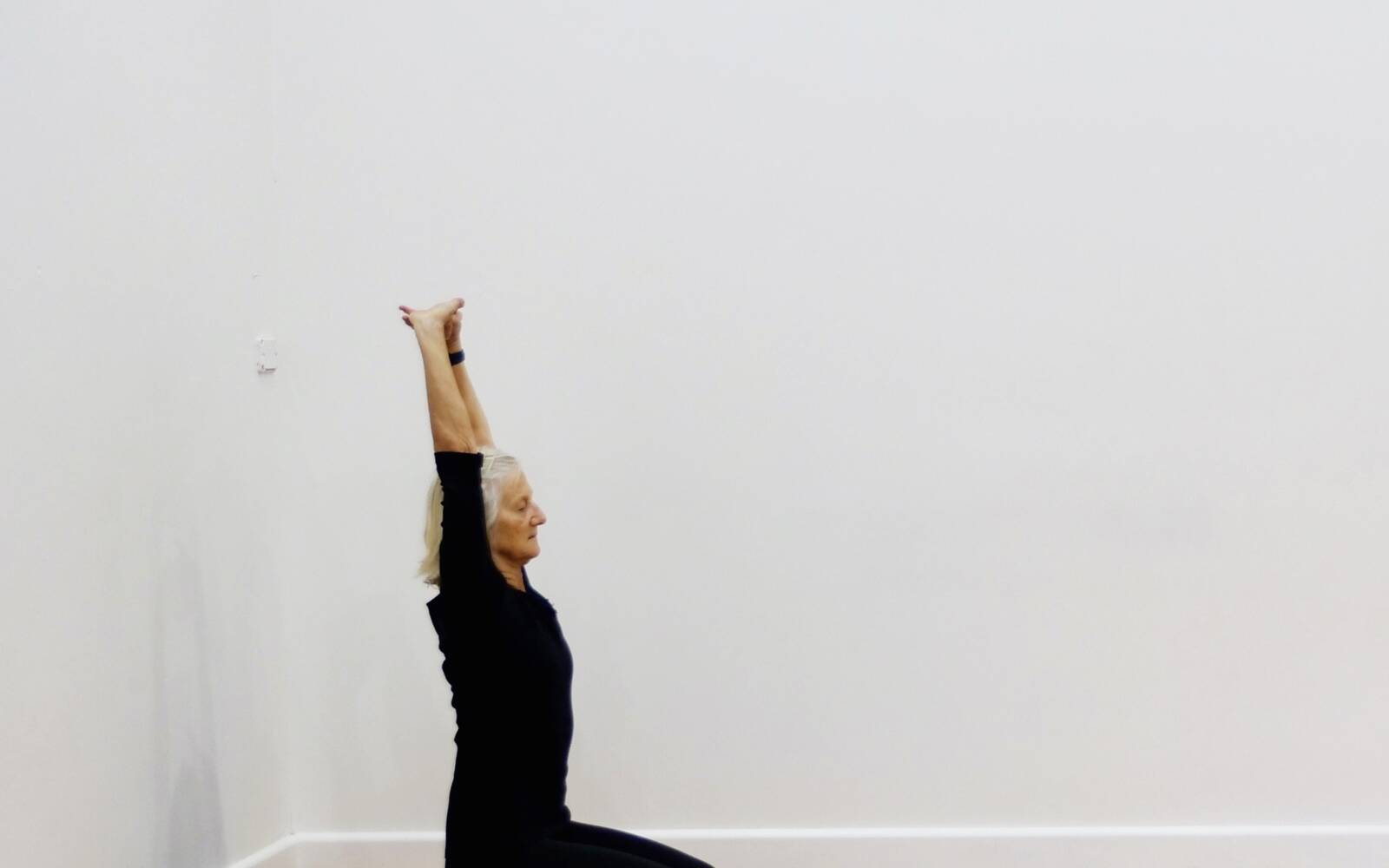 Online Iyengar yoga videos | Energising Half-Hour Session to Start the Day