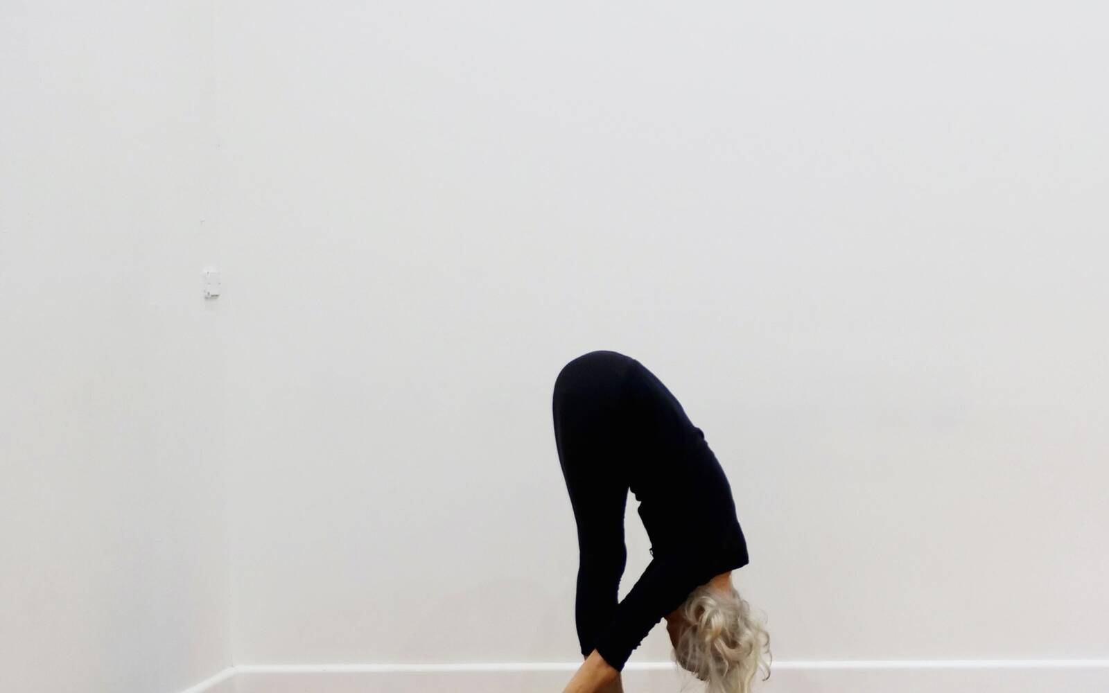 Online Iyengar yoga videos | Energising Half-Hour Session to Start the Day