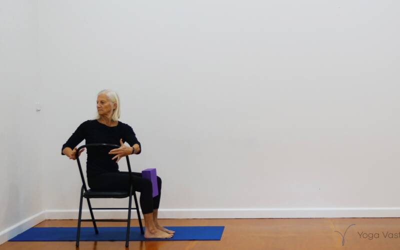 Online Iyengar yoga video thumbnail: A Stress-Relieving Half-Hour Session to End the Day