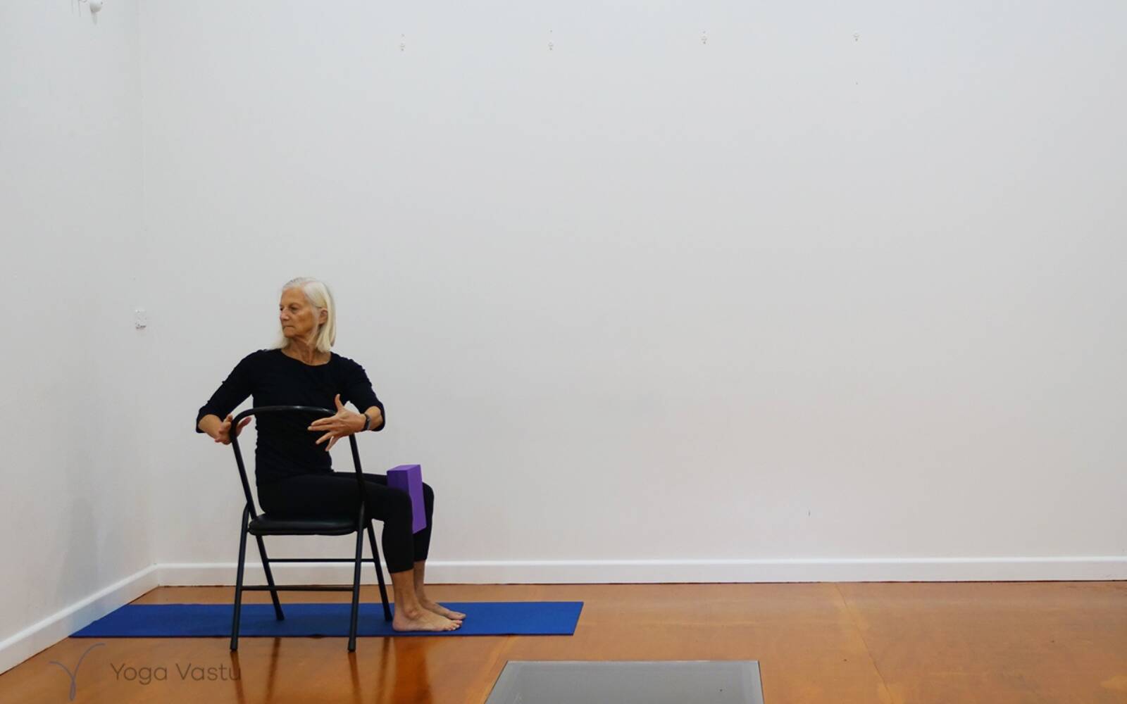 Online Iyengar yoga videos | A Stress-Relieving Half-Hour Session to End the Day