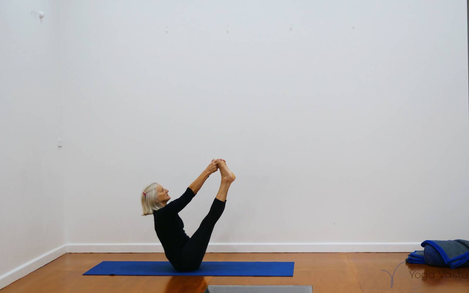 Online Iyengar yoga videos | Dynamic Session to Tone the Abdominals
