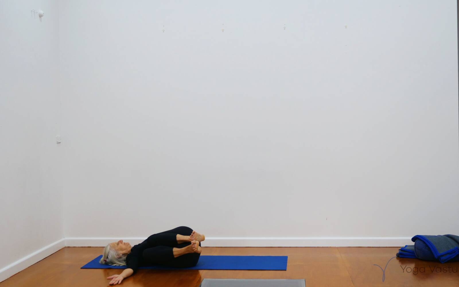 Online Iyengar yoga videos | Dynamic Session to Tone the Abdominals