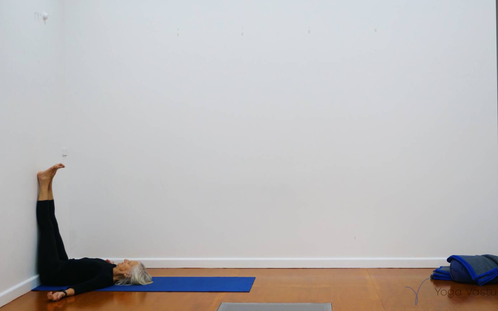 Online Iyengar yoga videos | Dynamic Session to Tone the Abdominals