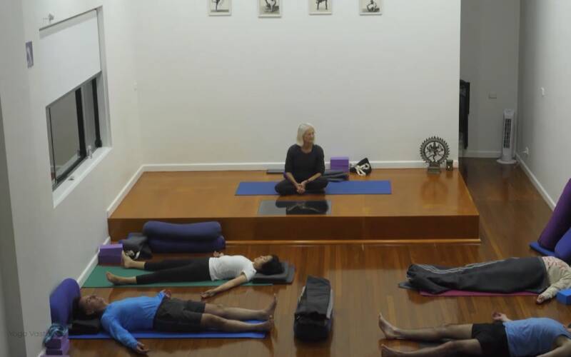 Iyengar yoga videos – sequences - Yoga Vastu