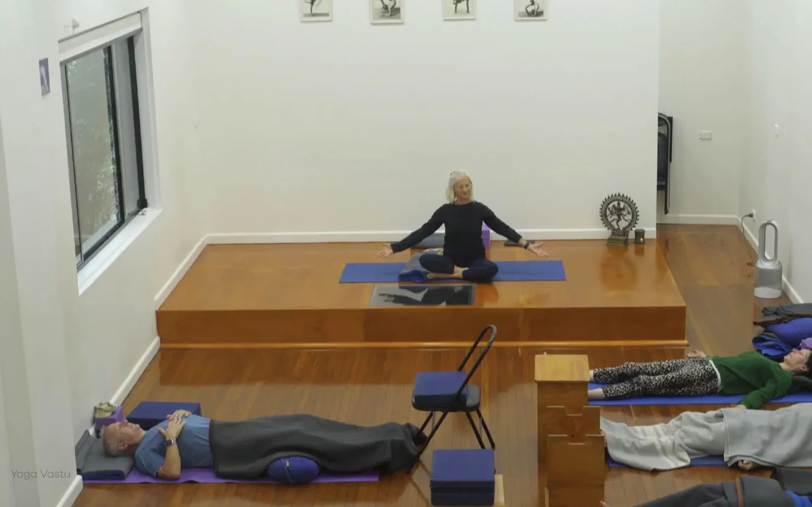 Online Iyengar yoga videos | Class 1: Observing the Pose (Backbends)