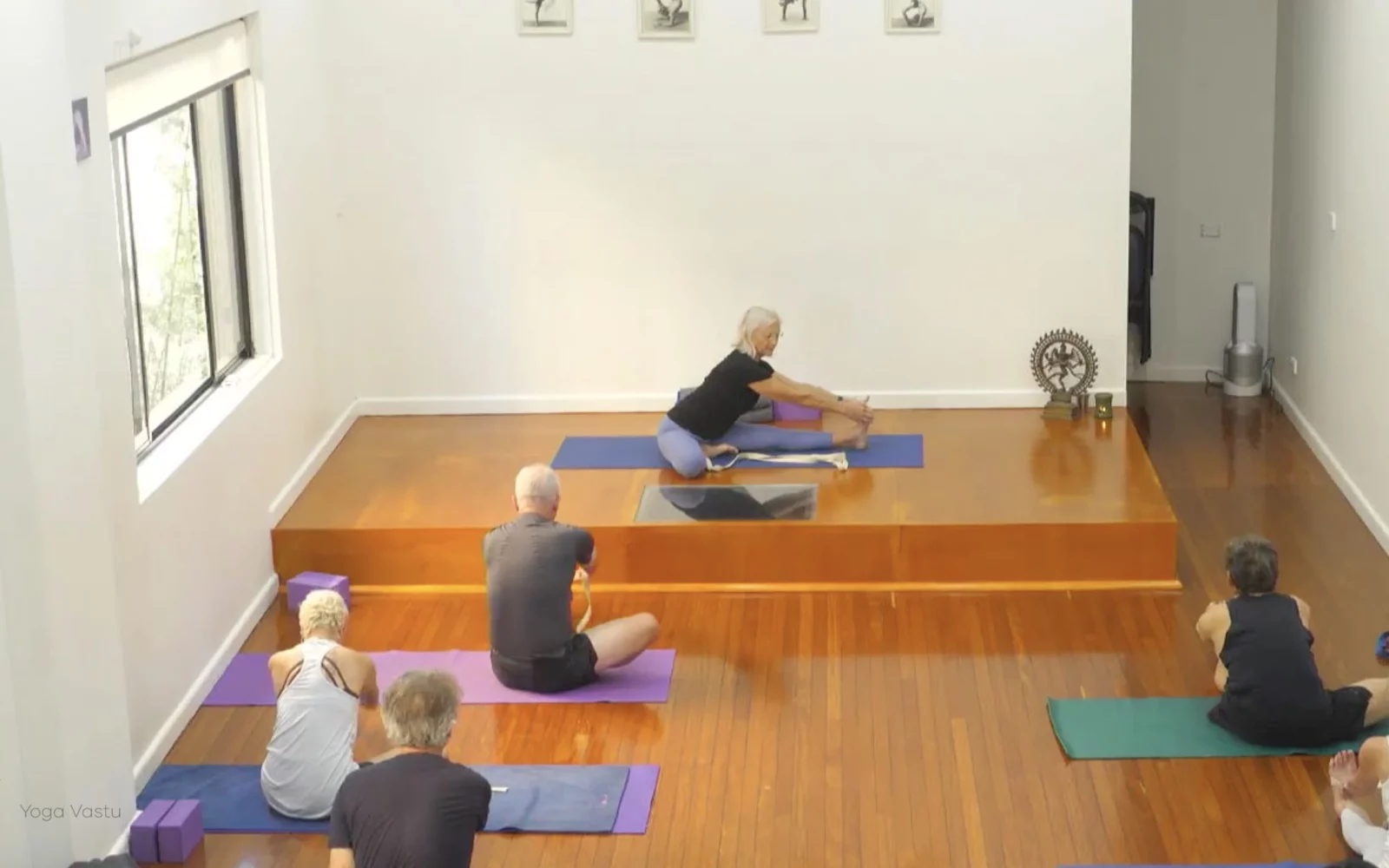 Online Iyengar yoga videos | Class 3: Finding Evenness in Miscellaneous Poses