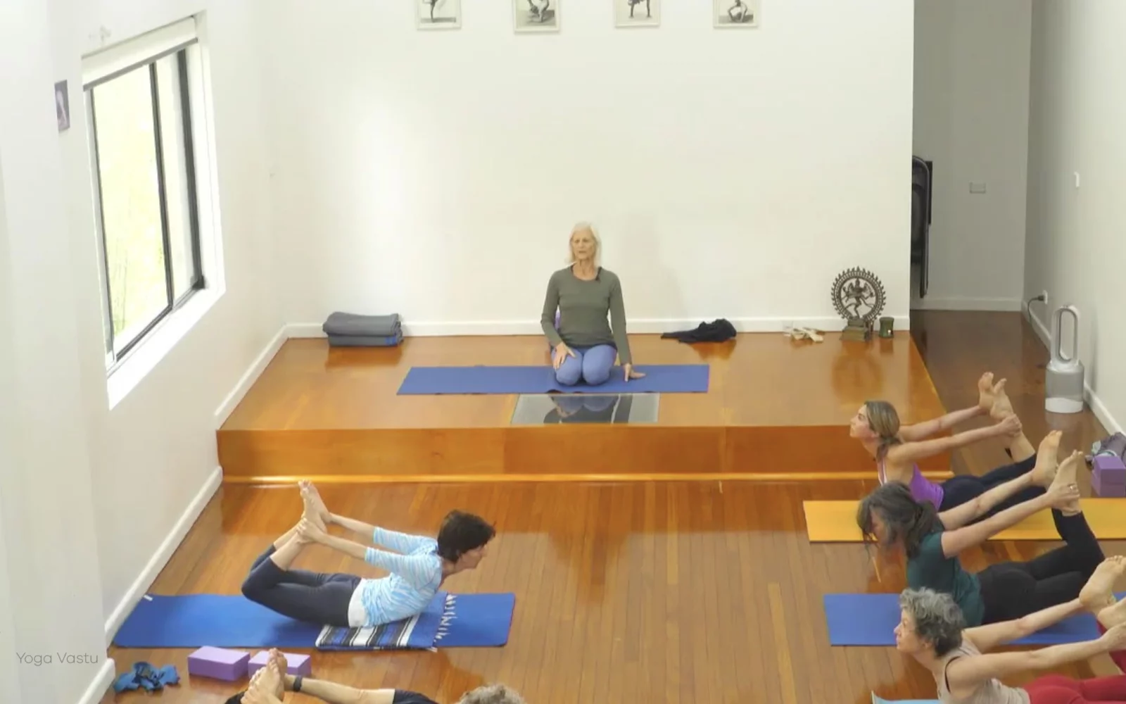 Online Iyengar yoga videos | Advanced Class 2: Finding your Center in Backbends and Inversions