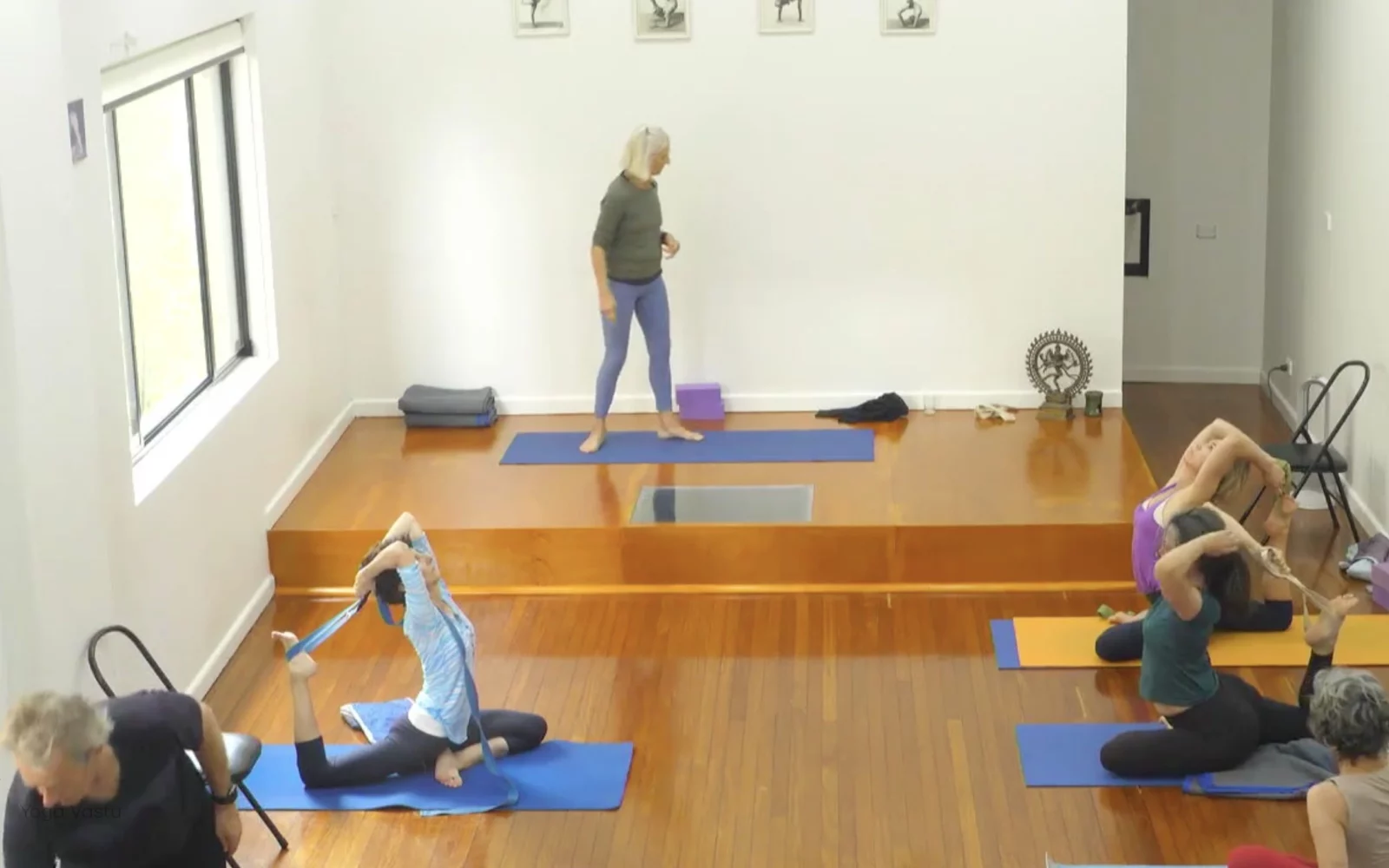 Online Iyengar yoga videos | Advanced Class 2: Finding your Center in Backbends and Inversions