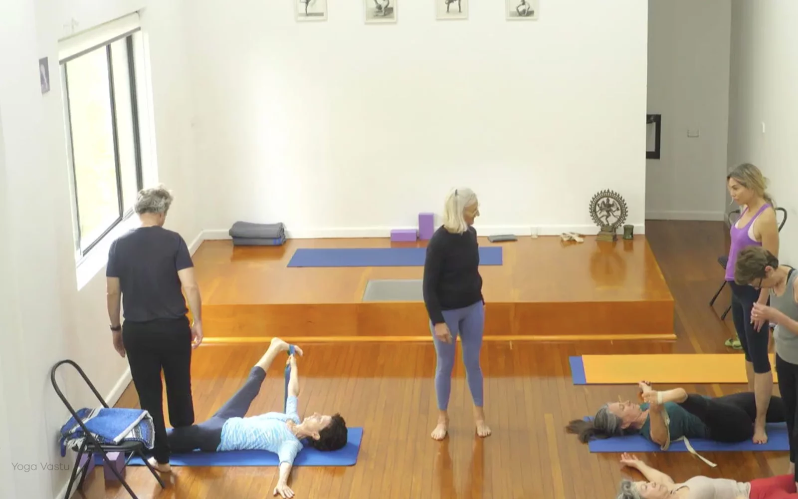 Online Iyengar yoga videos | Advanced Class 2: Finding your Center in Backbends and Inversions