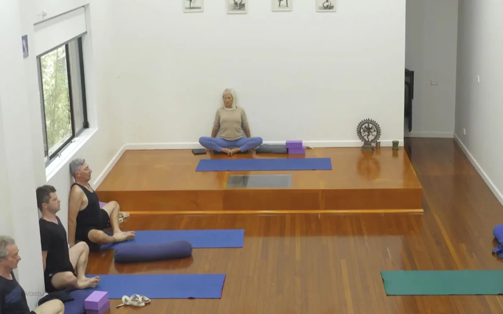 Online Iyengar yoga videos | Class 7: Observing the Stillness in Pranayama
