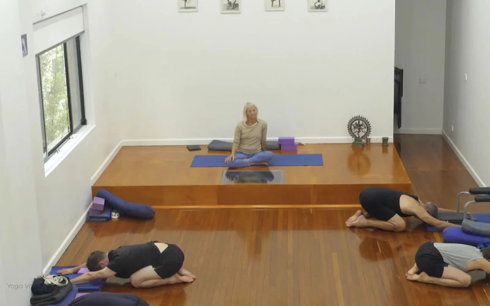 Online Iyengar yoga videos | Class 7: Observing the Stillness in Pranayama