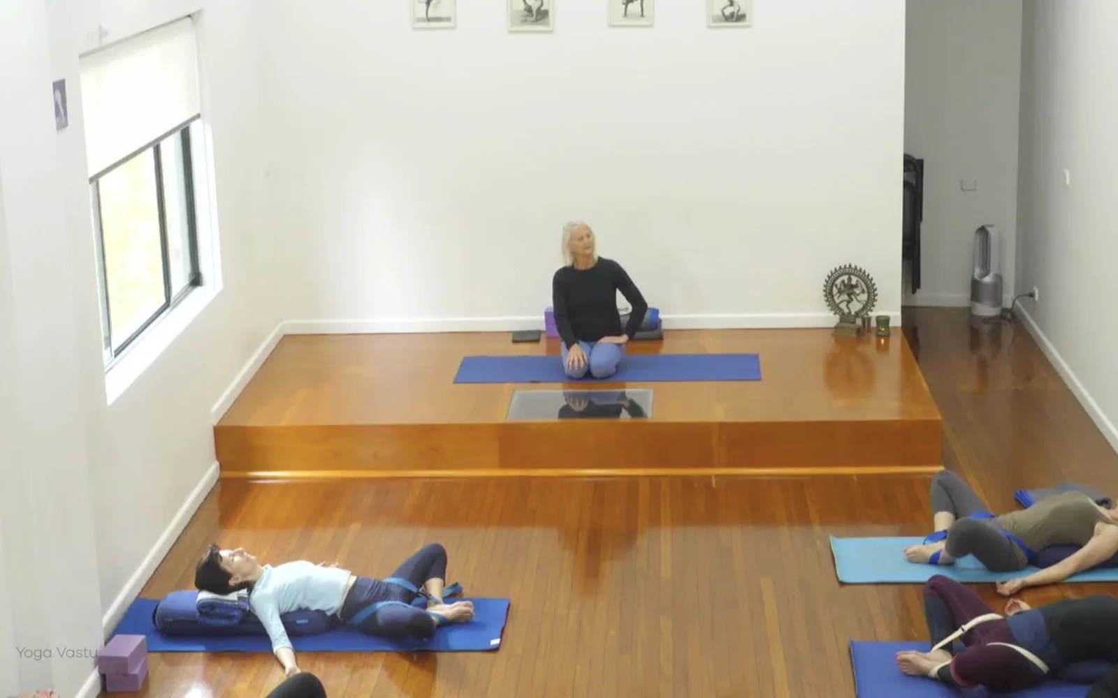 Online Iyengar yoga videos | Advanced Class 3: Finding your Neutral Space in Pranayama