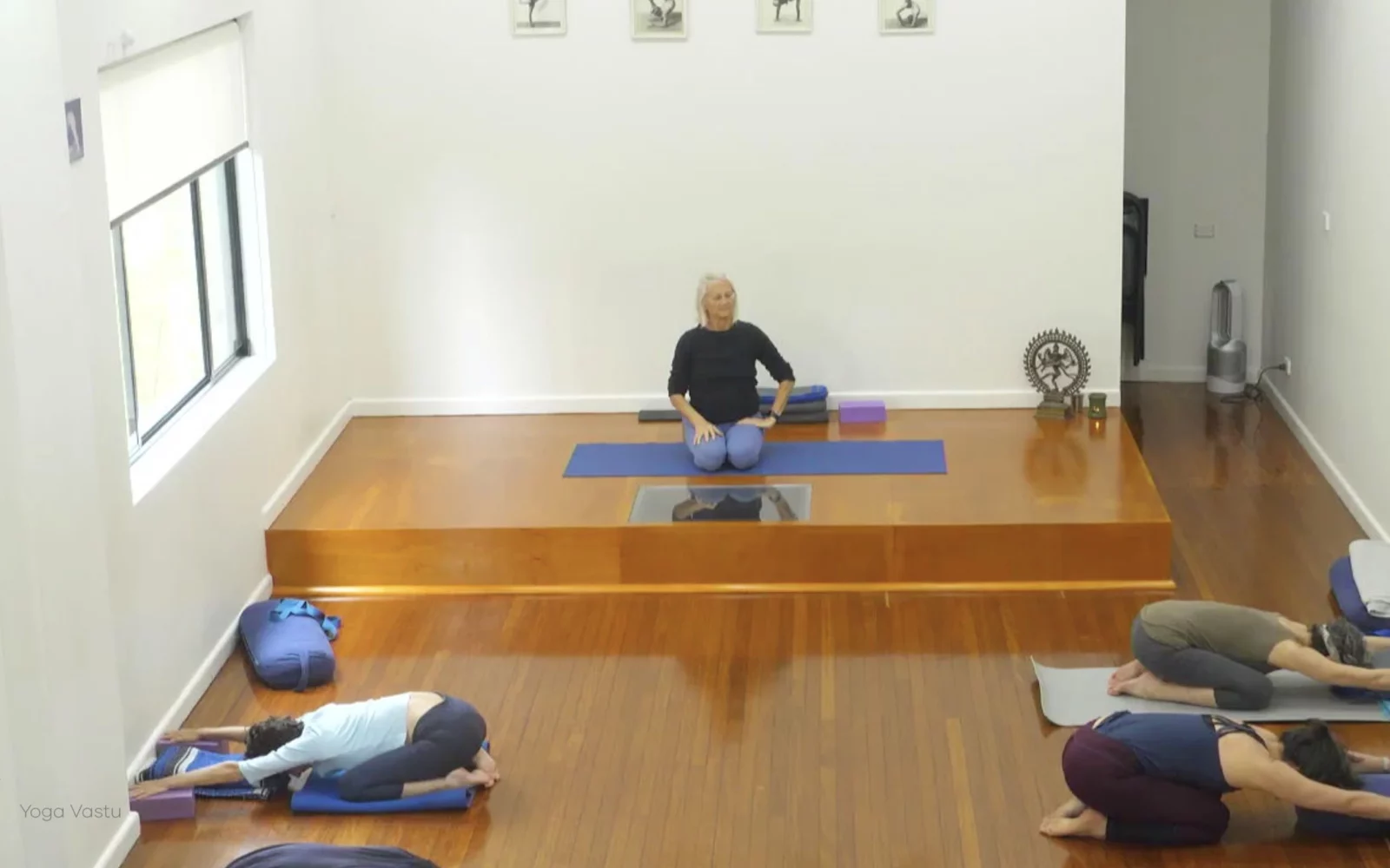 Online Iyengar yoga videos | Advanced Class 3: Finding your Neutral Space in Pranayama