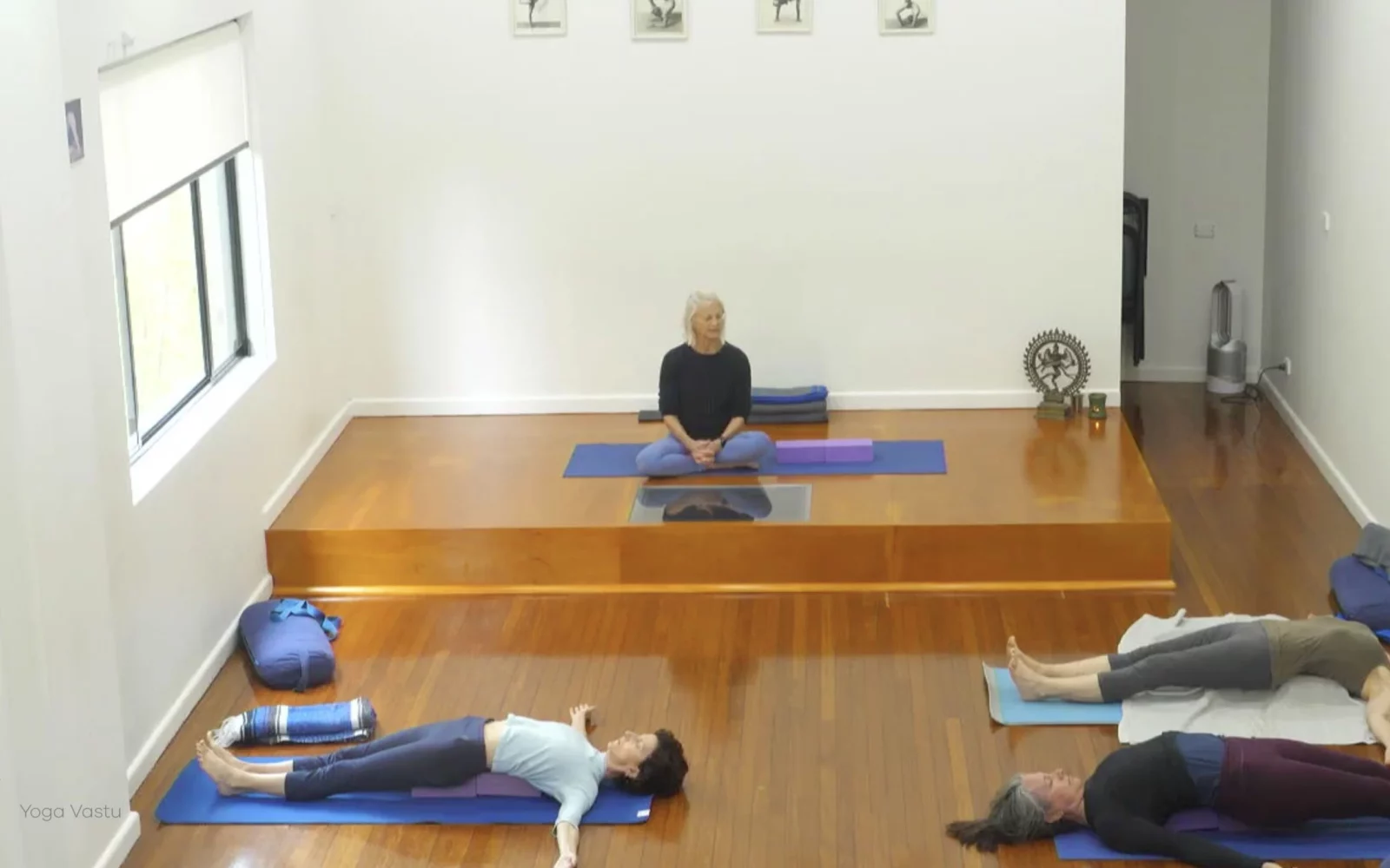 Online Iyengar yoga videos | Advanced Class 3: Finding your Neutral Space in Pranayama