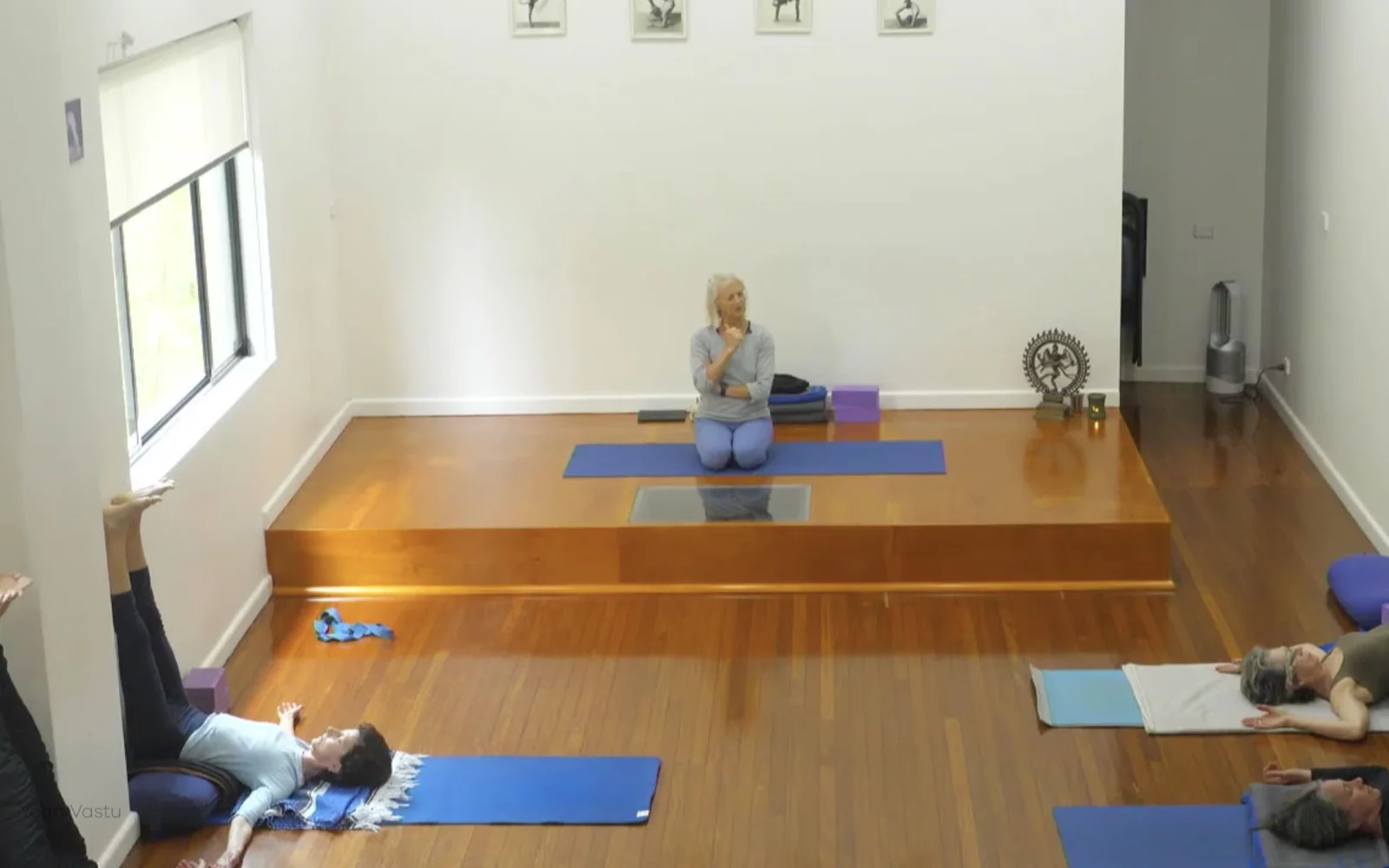 Online Iyengar yoga videos | Advanced Class 3: Finding your Neutral Space in Pranayama
