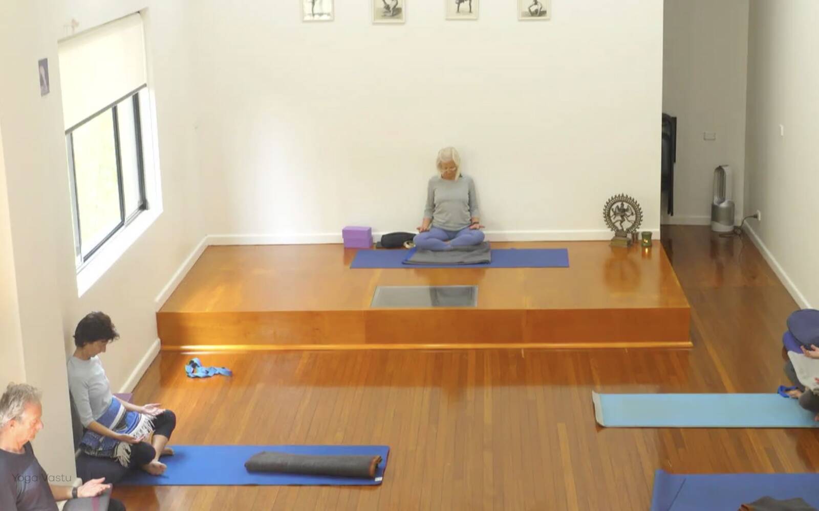Online Iyengar yoga videos | Advanced Class 3: Finding your Neutral Space in Pranayama