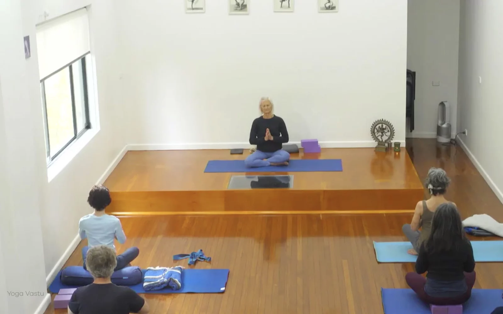 Online Iyengar yoga videos | Advanced Class 3: Finding your Neutral Space in Pranayama