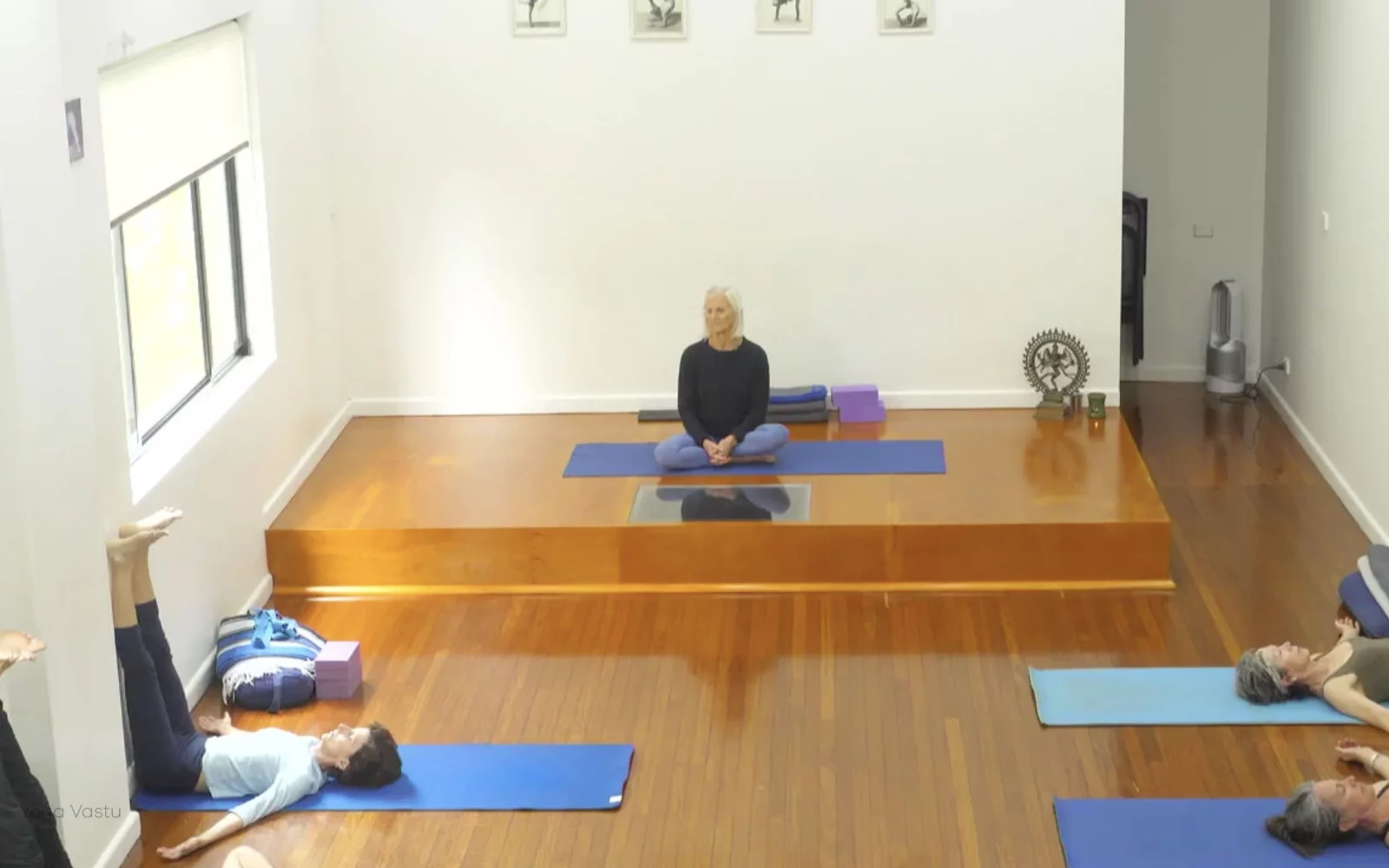 Online Iyengar yoga videos | Advanced Class 3: Finding your Neutral Space in Pranayama