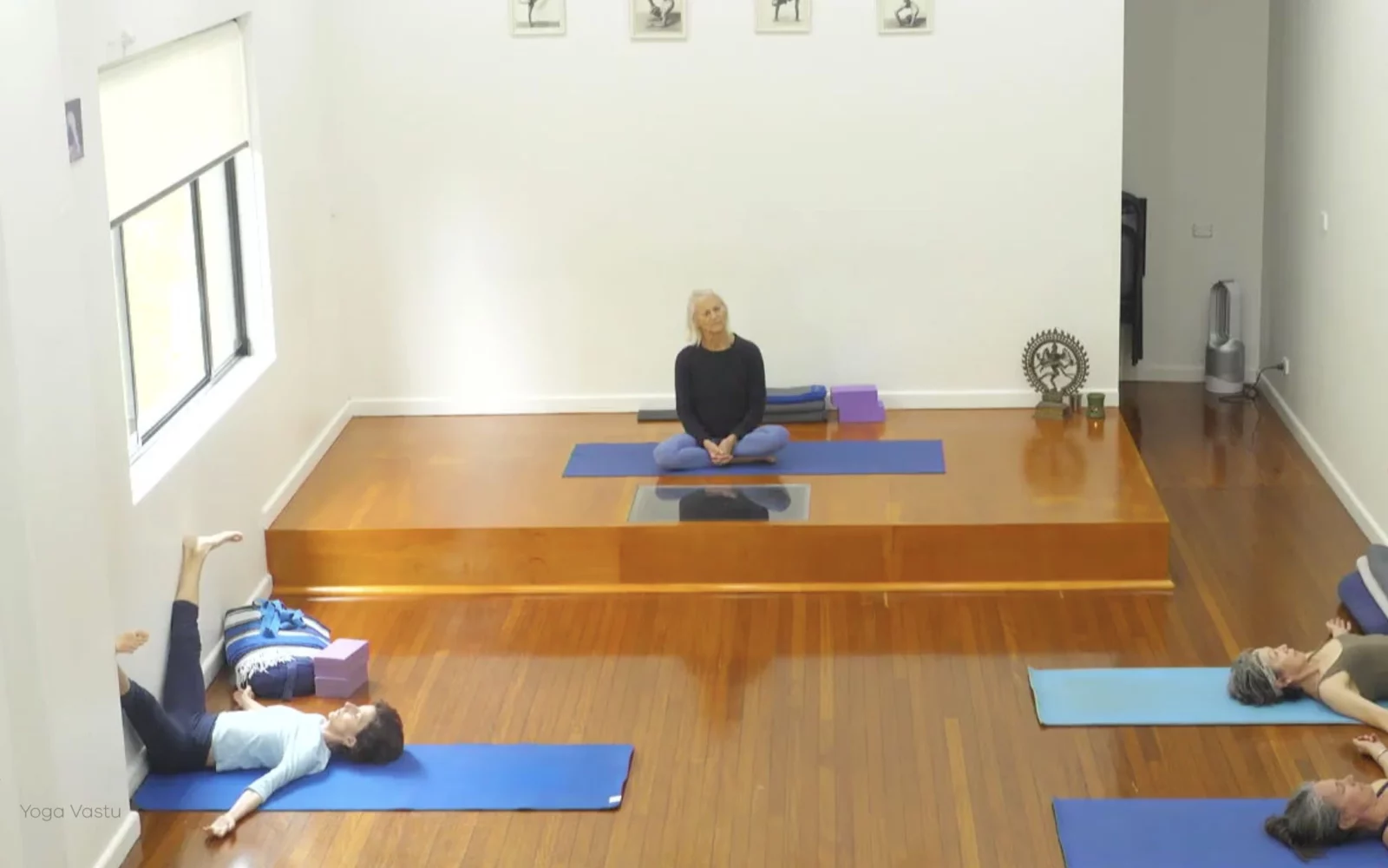Online Iyengar yoga videos | Advanced Class 3: Finding your Neutral Space in Pranayama