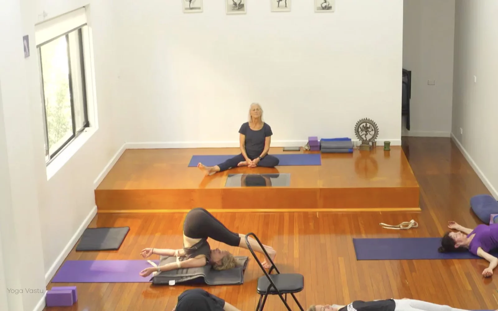 Online Iyengar yoga videos | Class 8: Levelling Out the Sides with Wall Support