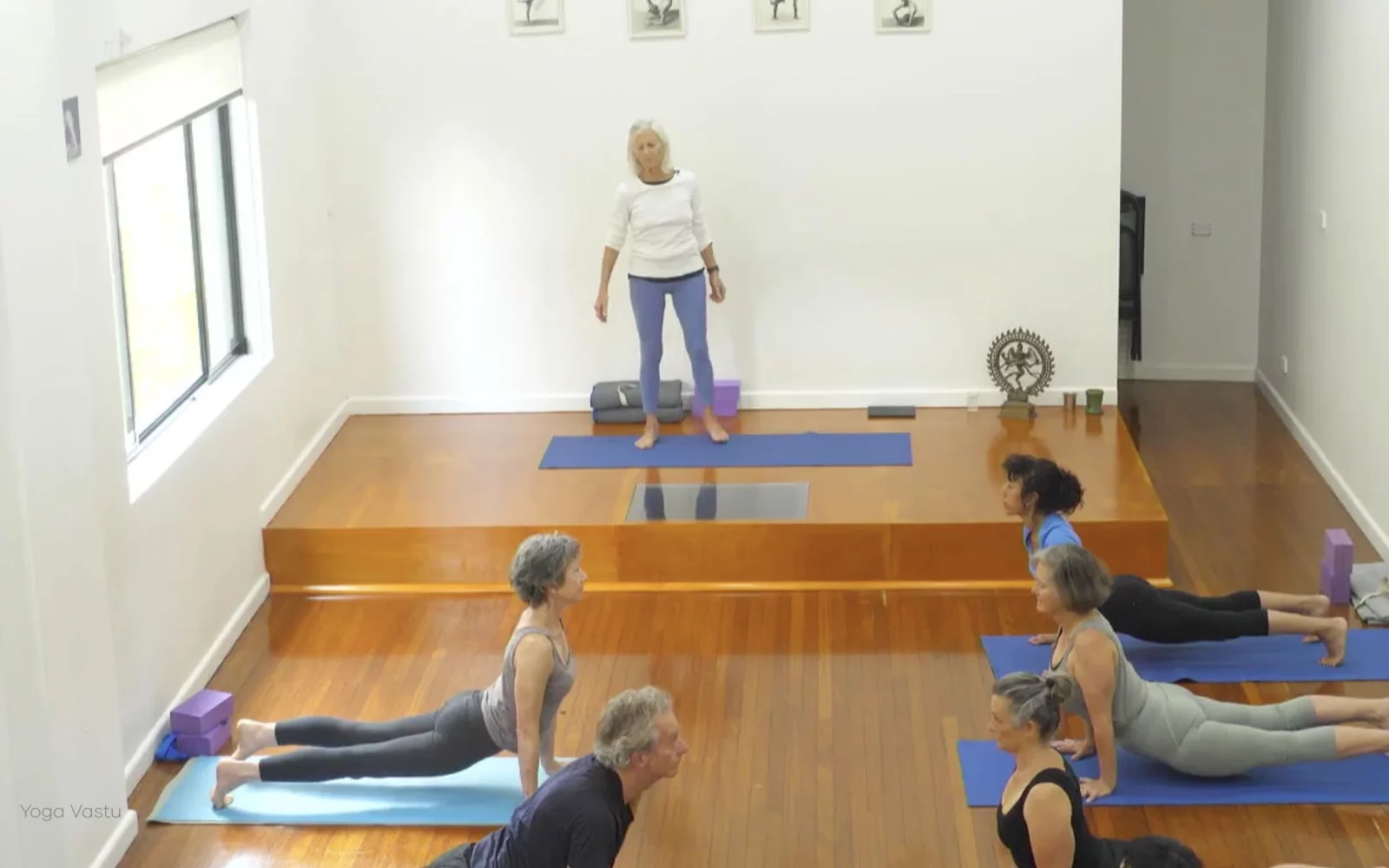 Online Iyengar yoga videos | Advanced Class 7: Spreading Through the Collarbones in Backbends