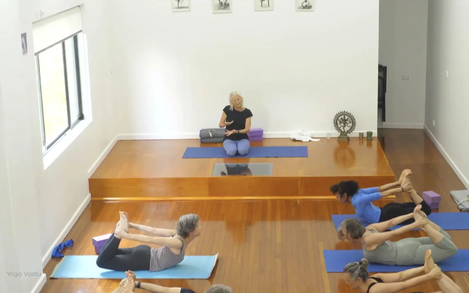 Online Iyengar yoga videos | Advanced Class 7: Spreading Through the Collarbones in Backbends
