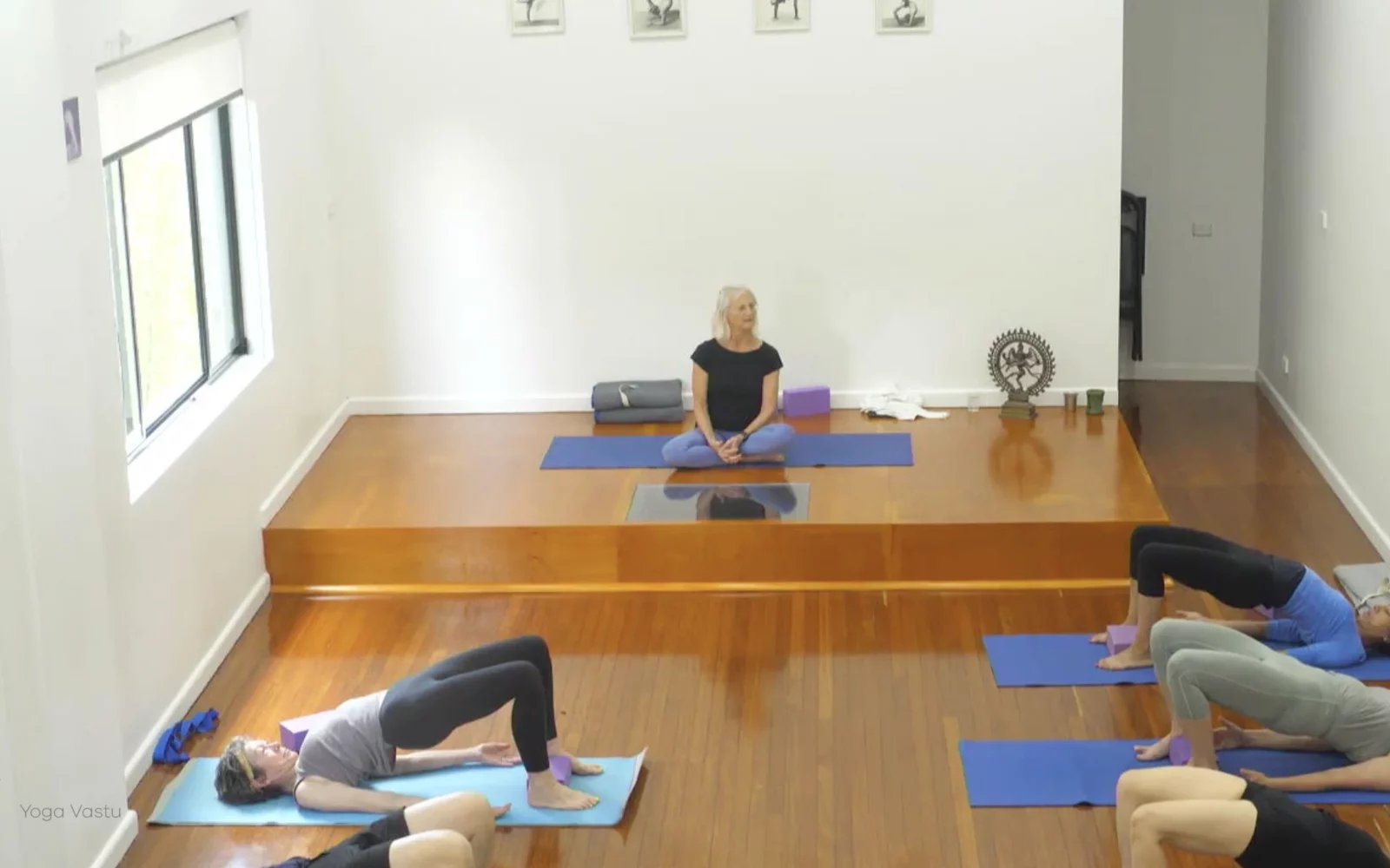 Online Iyengar yoga videos | Advanced Class 7: Spreading Through the Collarbones in Backbends