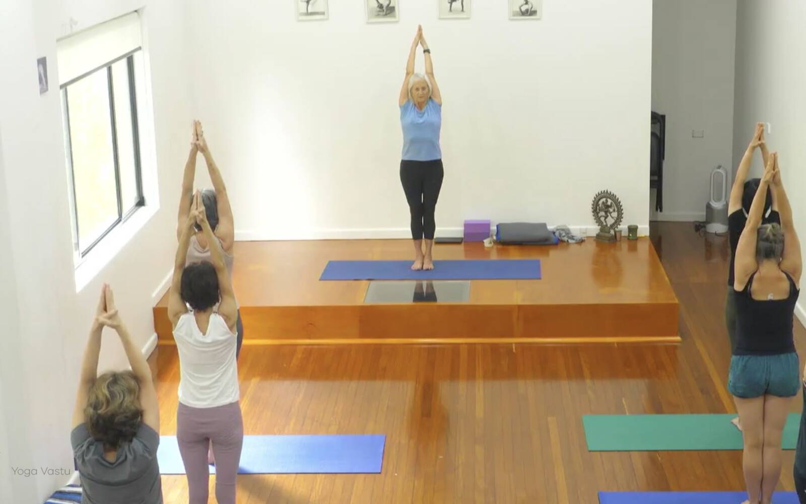 Online Iyengar yoga videos | Advanced Class 10: Balancing Standing Poses and Abdominal Strengthening