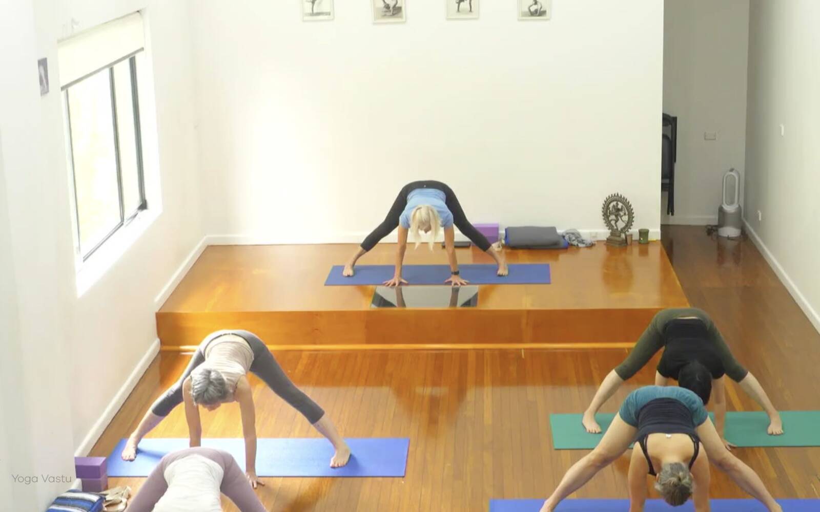 Online Iyengar yoga videos | Advanced Class 10: Balancing Standing Poses and Abdominal Strengthening