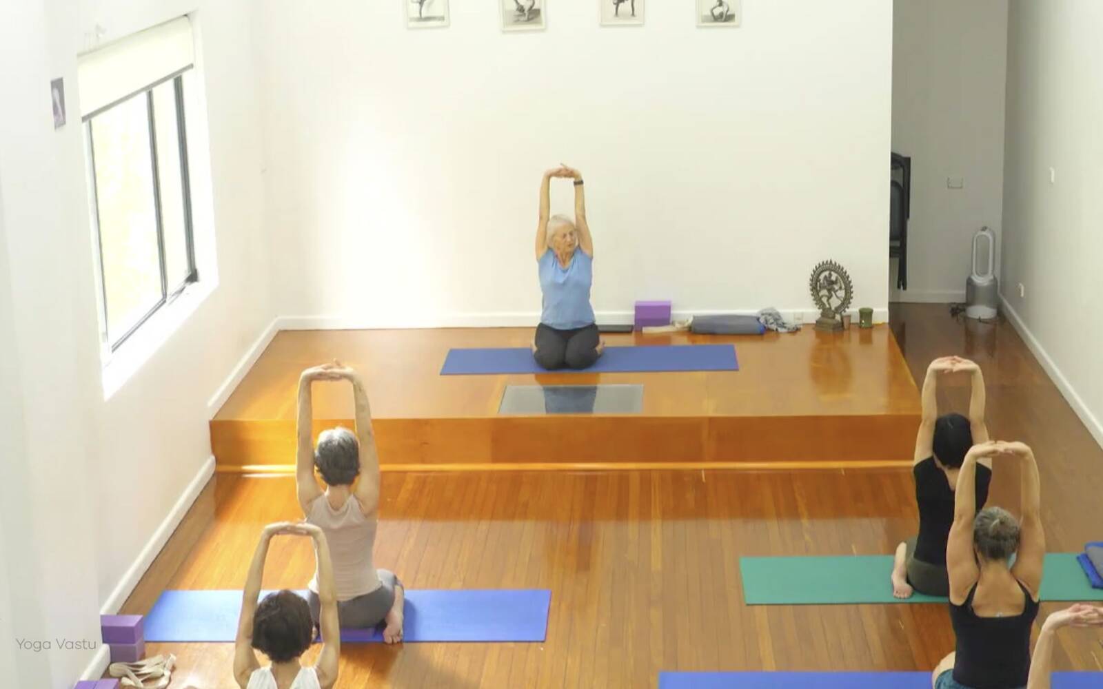 Online Iyengar yoga videos | Advanced Class 10: Balancing Standing Poses and Abdominal Strengthening
