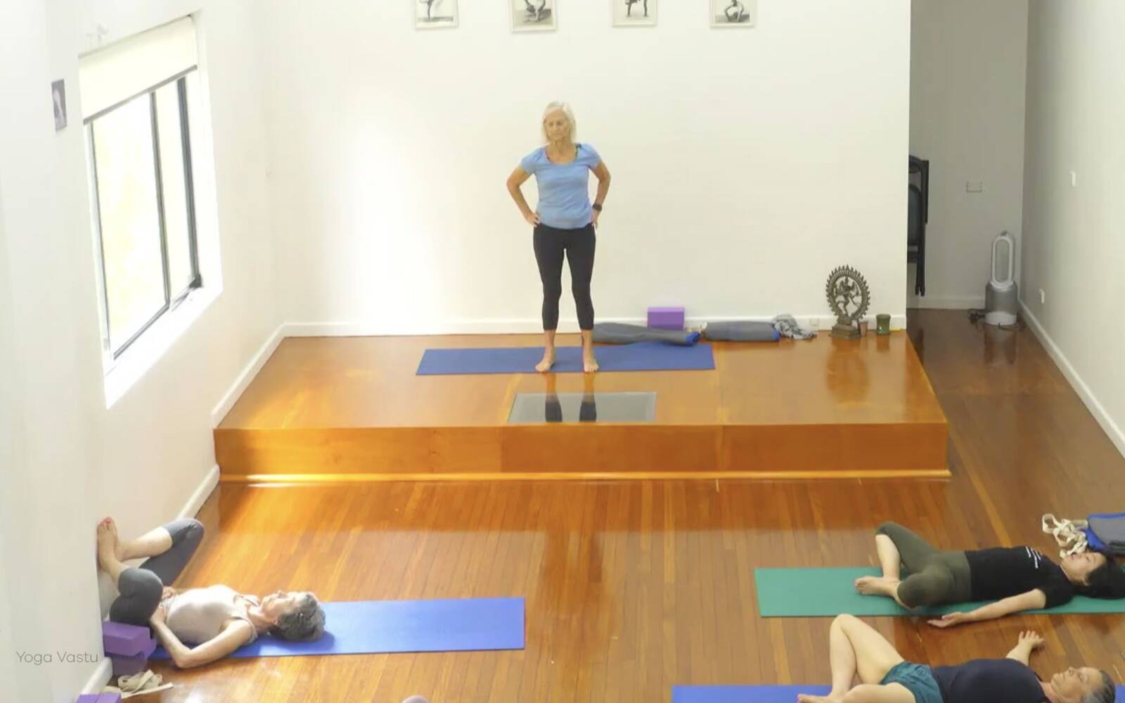 Online Iyengar yoga videos | Advanced Class 10: Balancing Standing Poses and Abdominal Strengthening