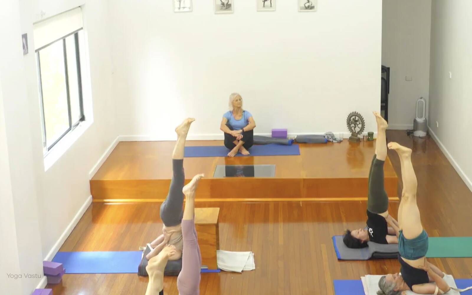 Online Iyengar yoga videos | Advanced Class 10: Balancing Standing Poses and Abdominal Strengthening