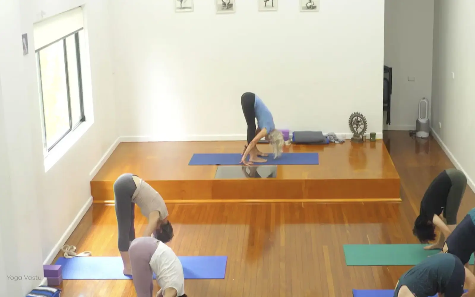 Online Iyengar yoga videos | Advanced Class 10: Balancing Standing Poses and Abdominal Strengthening