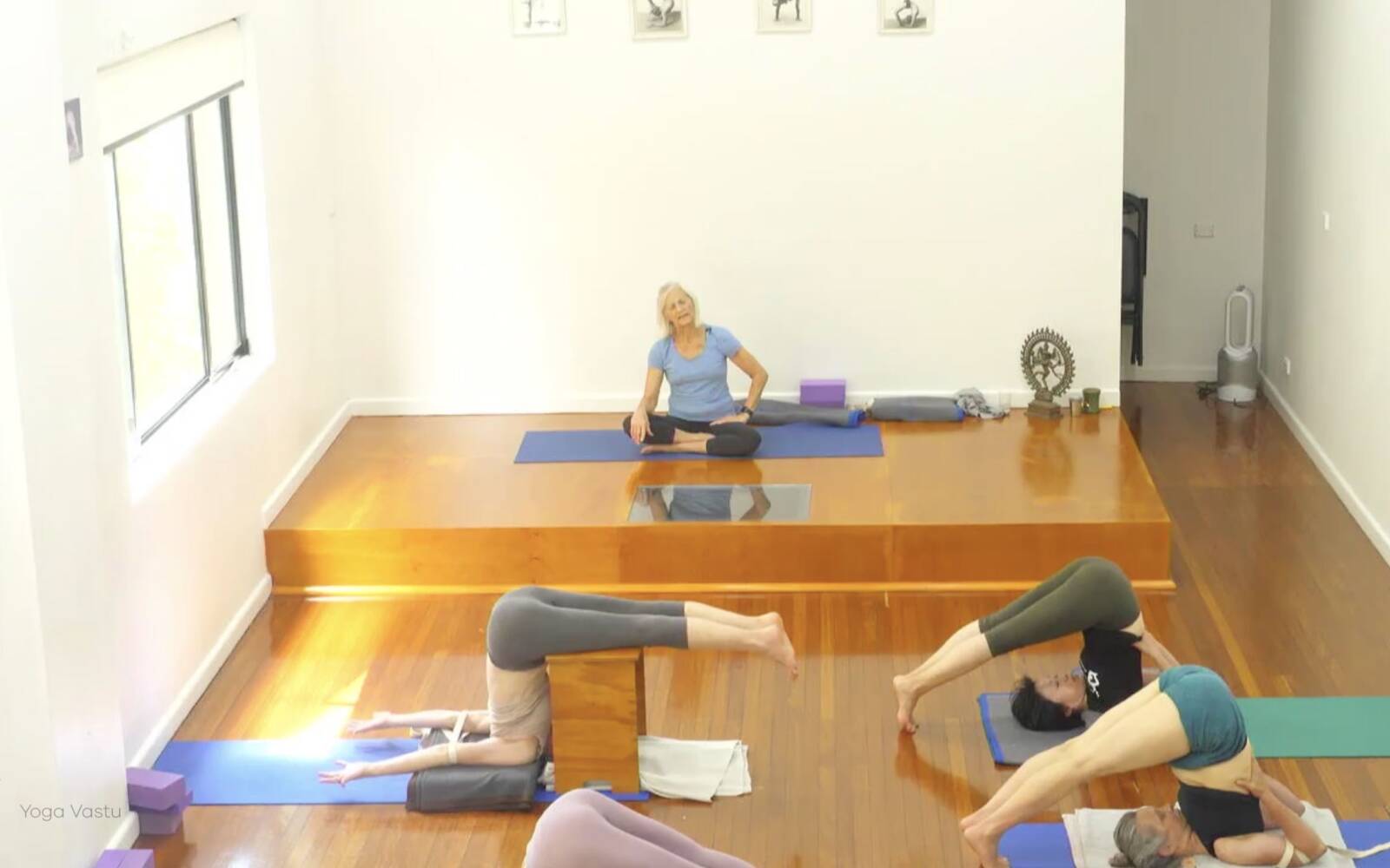 Online Iyengar yoga videos | Advanced Class 10: Balancing Standing Poses and Abdominal Strengthening